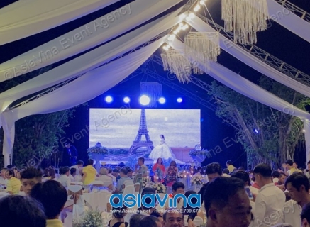 CÓ NÊN TỔ CHỨC ĐÁM CƯỚI NGOÀI TRỜI ?