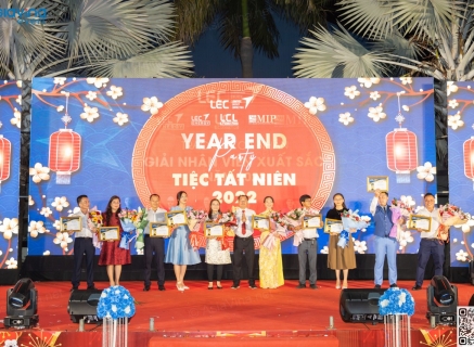 Tổ Chức Tiệc Tất Niên