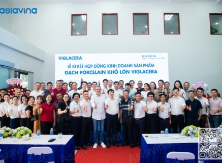 Lễ Ký Kết Hợp Đồng Kinh Doanh Sản Phẩm Gạch Porcelain Khổ Lớn Viglacera