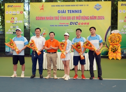 Hơn 120 tay vợt dự Giải tennis Doanh nhân trẻ