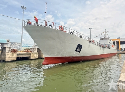 Tổng công ty Ba Son tổ chức lễ hạ thủy tàu vận tải quân sự