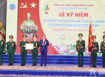 Tổng công ty Ba Son đón nhận Huân chương Bảo vệ Tổ quốc hạng Nhất